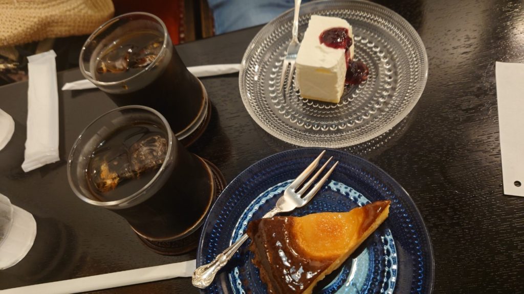 ケーキセット 1,350円　/フランソワ喫茶室